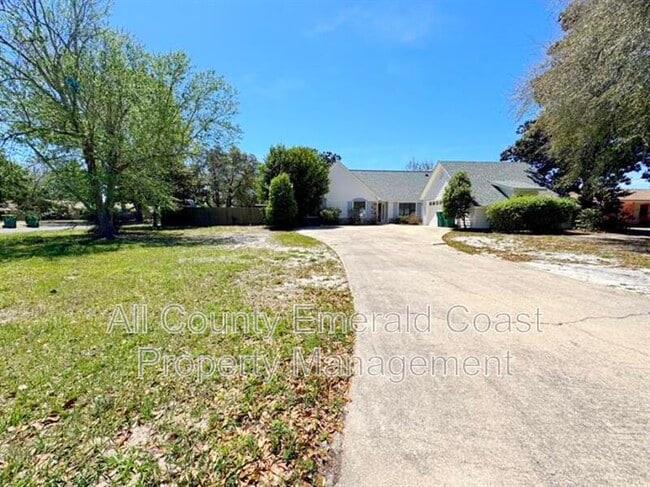 Building Photo - 710 Swan Ln