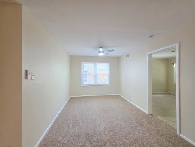 Building Photo - 4014 Sun Valley Dr