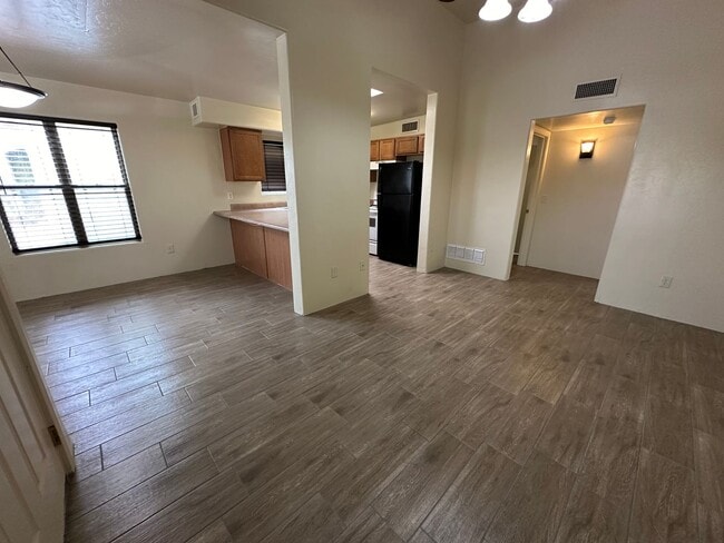 Foto del edificio - 6574 S Avenida Santa Carolina