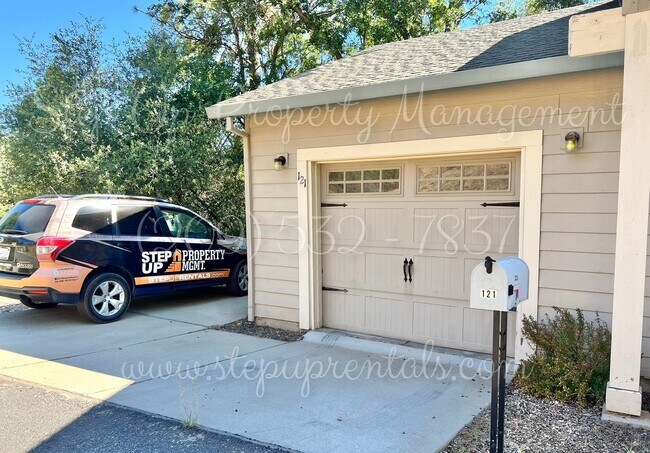Foto del edificio - Updated 2BR/2BA Home | Generator • Fenced Yard • EV Charging