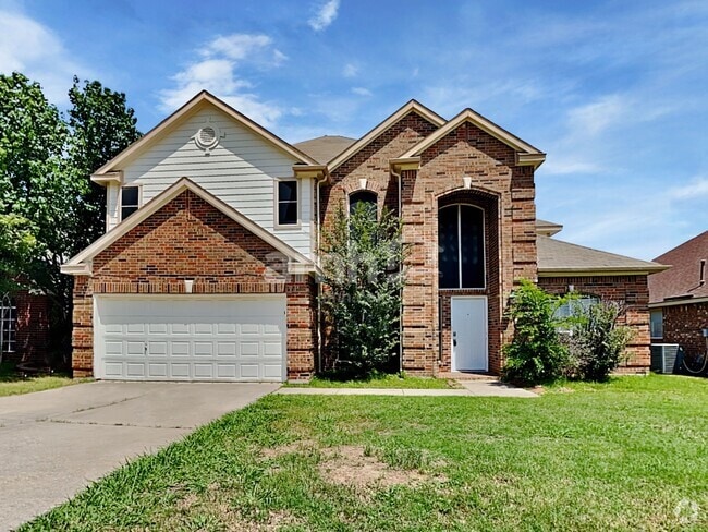 Building Photo - 7017 Chaucer Dr