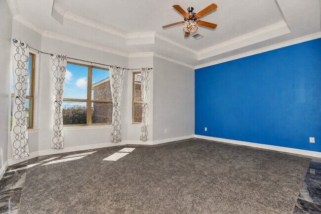 Foto del edificio - 527 Lily Ln