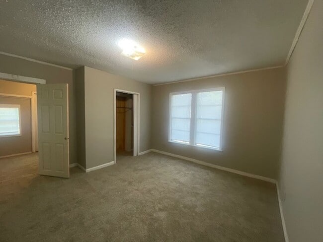 Building Photo - Renovated 2 Bedroom 1.5 Bath Home for Rent!!