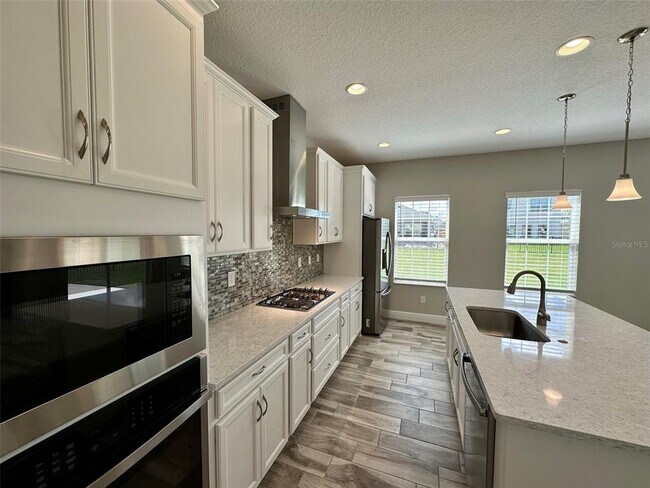 Building Photo - 5523 Limelight Dr