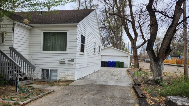 Building Photo - 1023-1029 North Washington Avenue - 1029