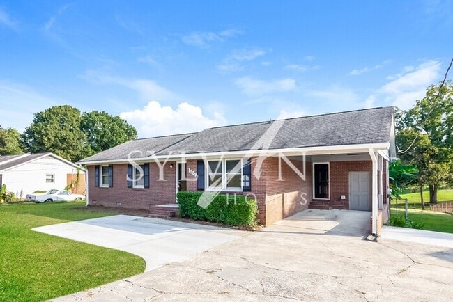 Building Photo - Very Nice 3BR/2BA 4-sided brick home