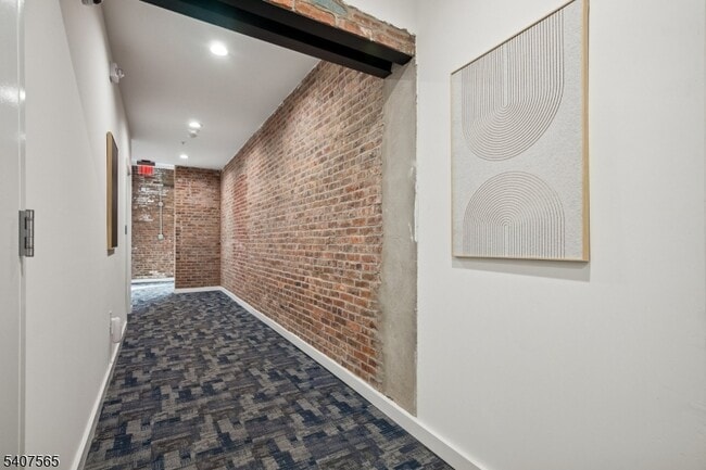 Foto del edificio - 70 Roseville Ave