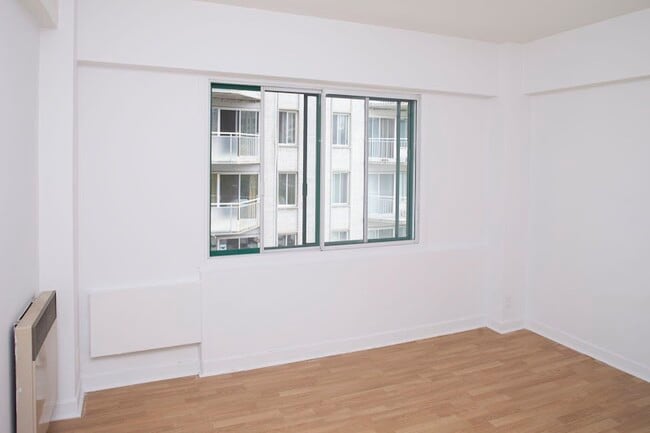 Building Photo - 3455 Rue Aylmer