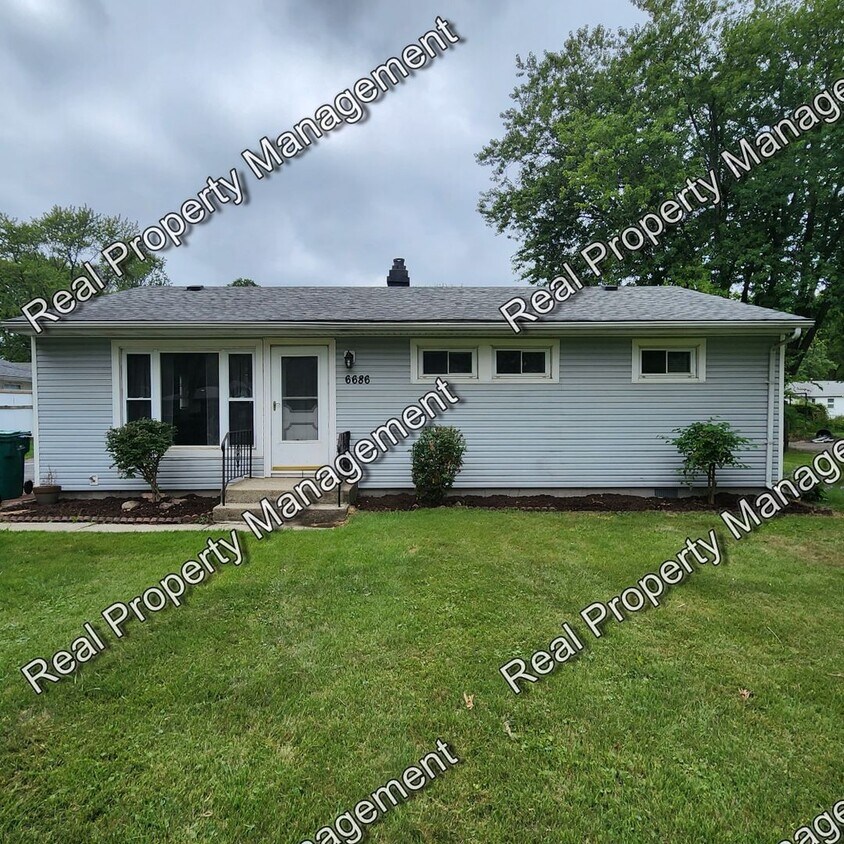 Primary Photo - Three Bedroom Merrillivlle Ranch