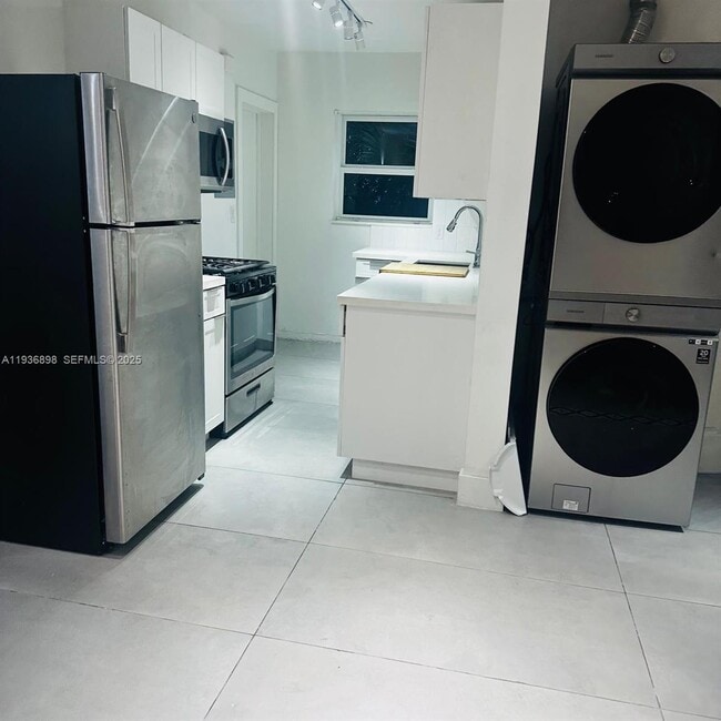 Foto del edificio - 10070 E Bay Harbor Dr