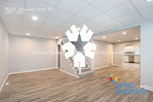 Building Photo - 622 Neland Ave SE
