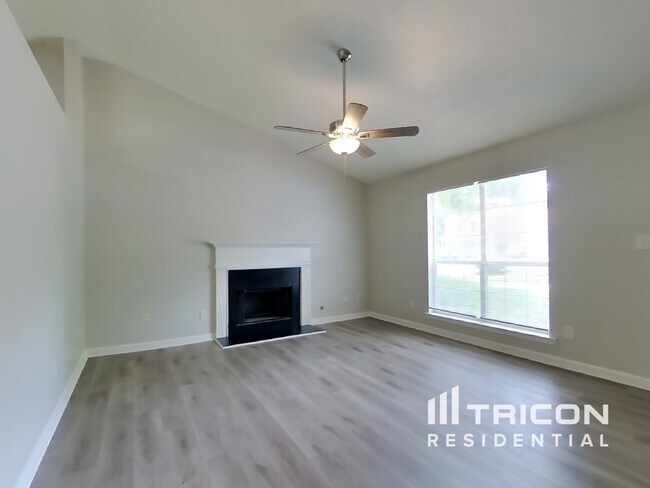 Building Photo - 101 Grand Oaks Way