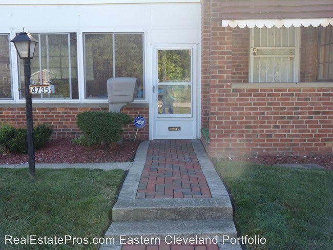 Building Photo - 3 br, 1 bath House - 4735 Lawrence Ave.