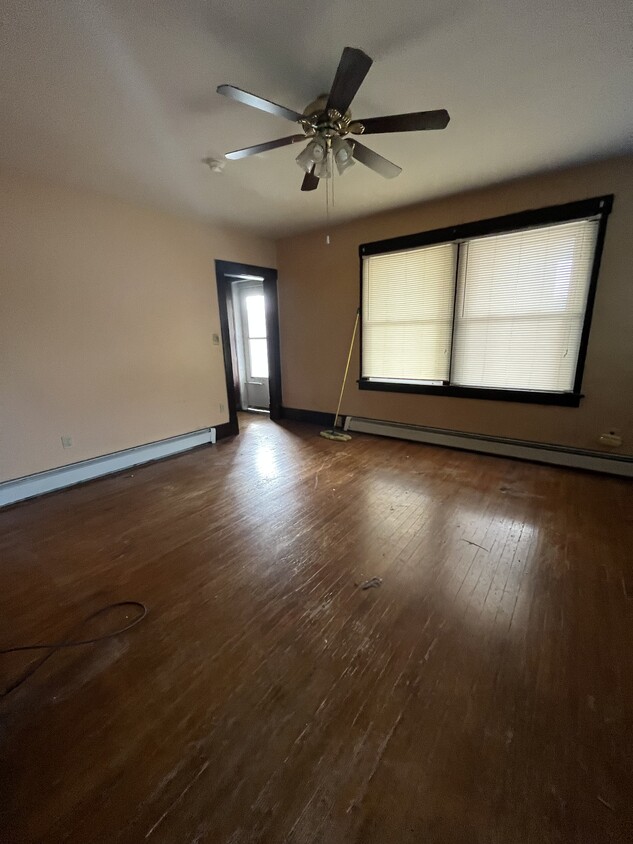 Building Photo - 534 Cavitt Ave