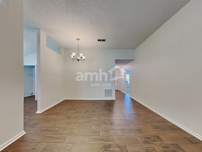 Foto del edificio - 1852 Woodland Glen Road