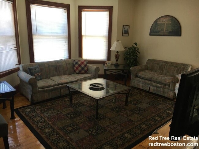 Building Photo - 38 Linden St