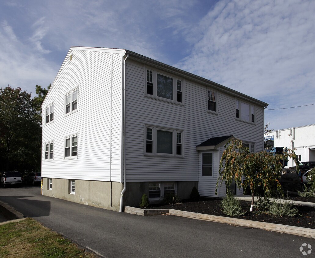 60 Bates Ave, Quincy, MA 02169 Apartments in Quincy, MA