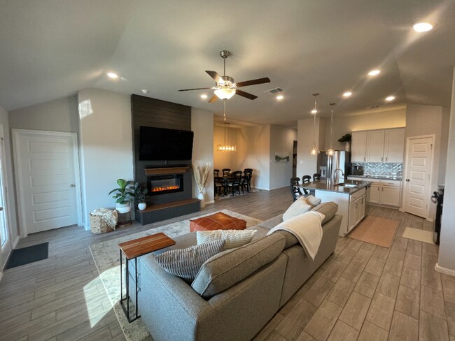 Building Photo - 14212 Aberavon Dr