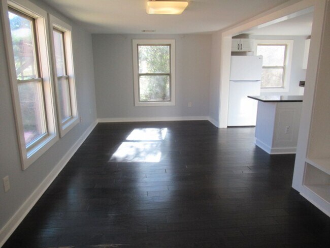 Foto del edificio - Burson Ave. 627C