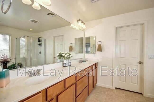 Building Photo - 3946 E Blue Spruce Ln