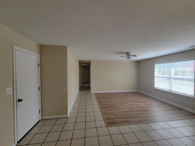Building Photo - 445 Scottsdale Cir
