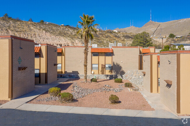 Court yard area - Sedona Peak