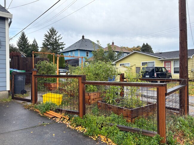 Foto del edificio - 321 N Mason St