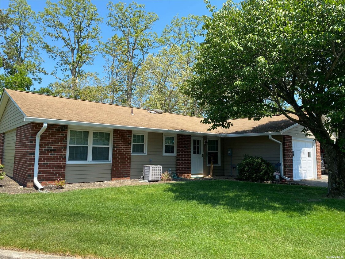 Primary Photo - 103 Eastbourne Ct