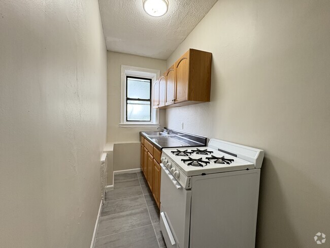 Building Photo - 30 Van Velsor Pl