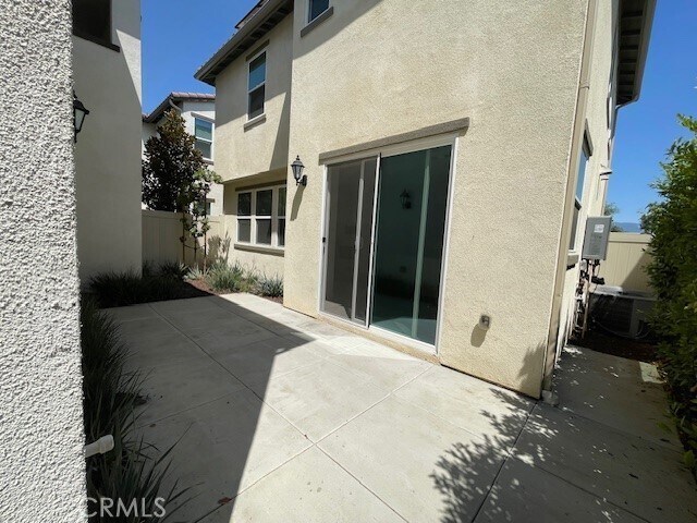 Building Photo - 26149 Park Ave