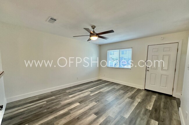Foto del edificio - 2/1 Destin Townhome - $1,600! AVAILABLE NOW!
