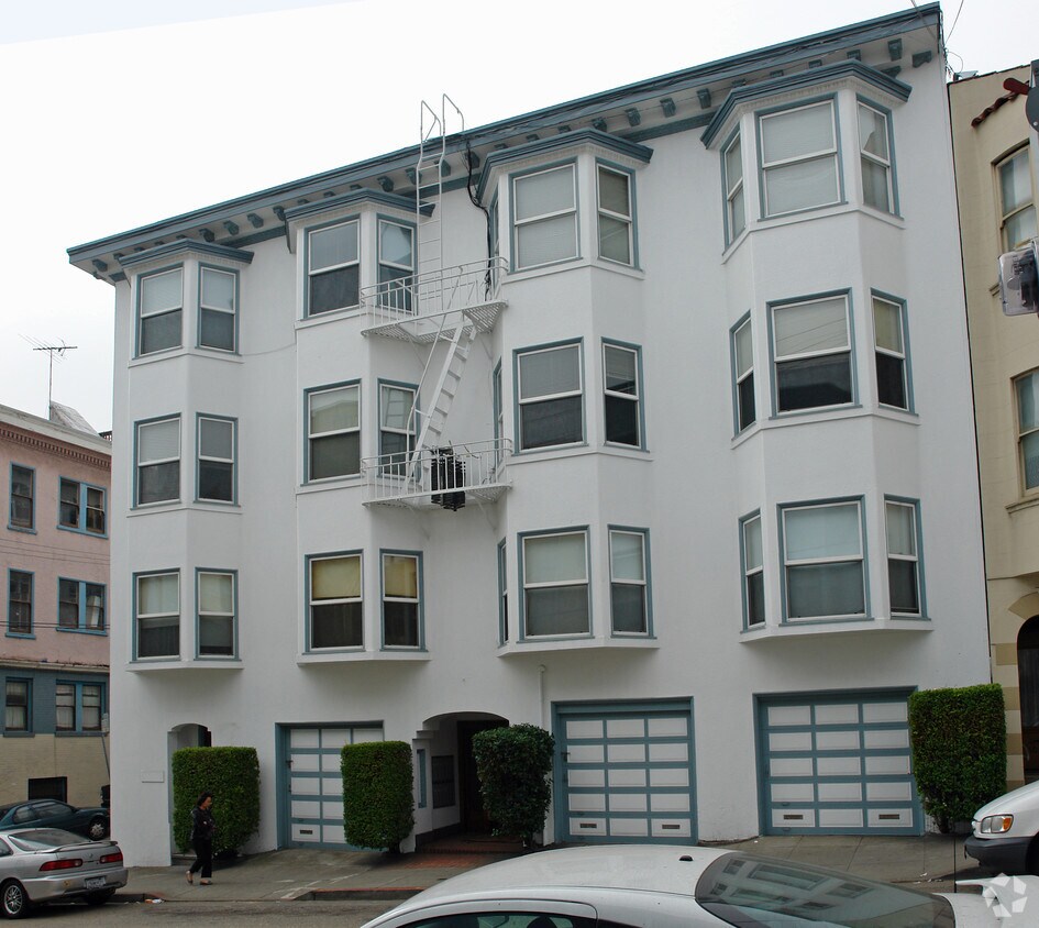 Building Photo - 1055 Washington St