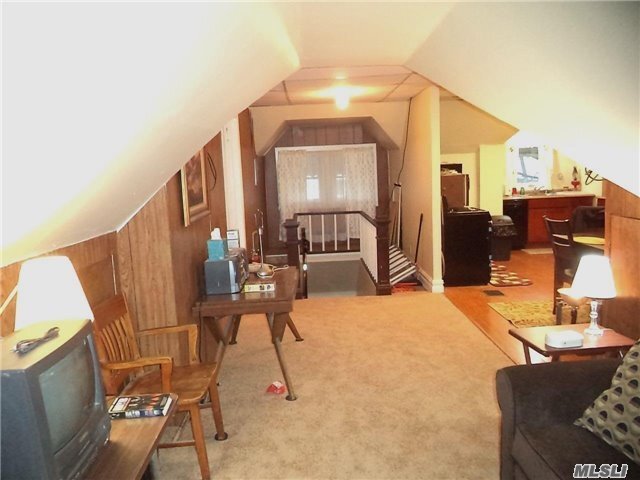 Foto del edificio - 92-50 218th St