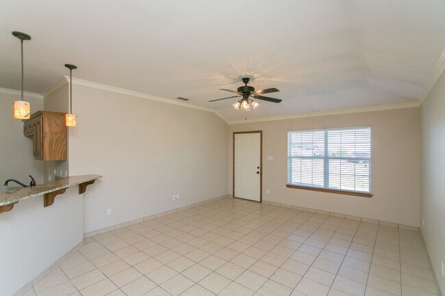 Foto del edificio - 16130/16132 Rolling Meadows Dr.