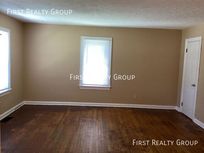 Building Photo - 5290 Derby Rd