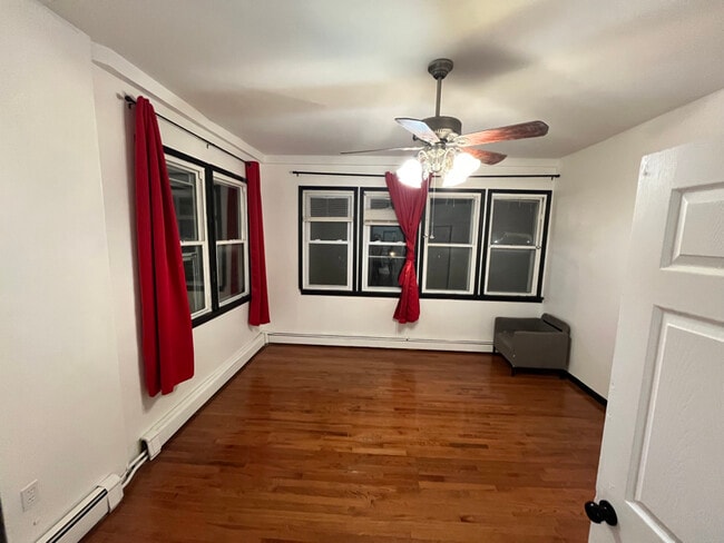 Building Photo - 198 President St