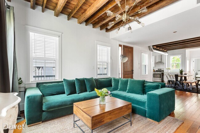 Building Photo - 4 br, 3 bath House - 188 Line St.