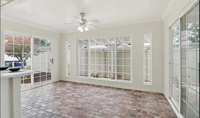 Foto del edificio - 1362 Saddleview Ct