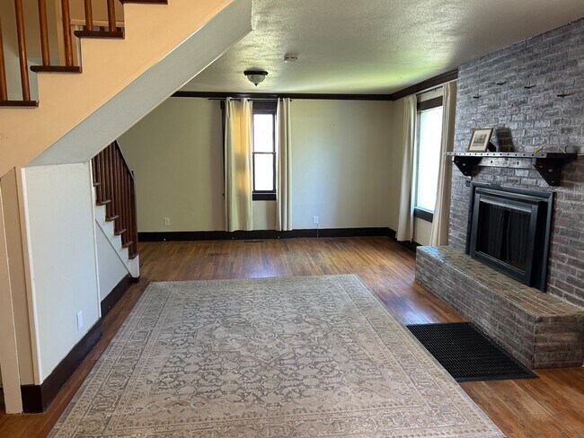 Building Photo - 126 E Reserve Dr