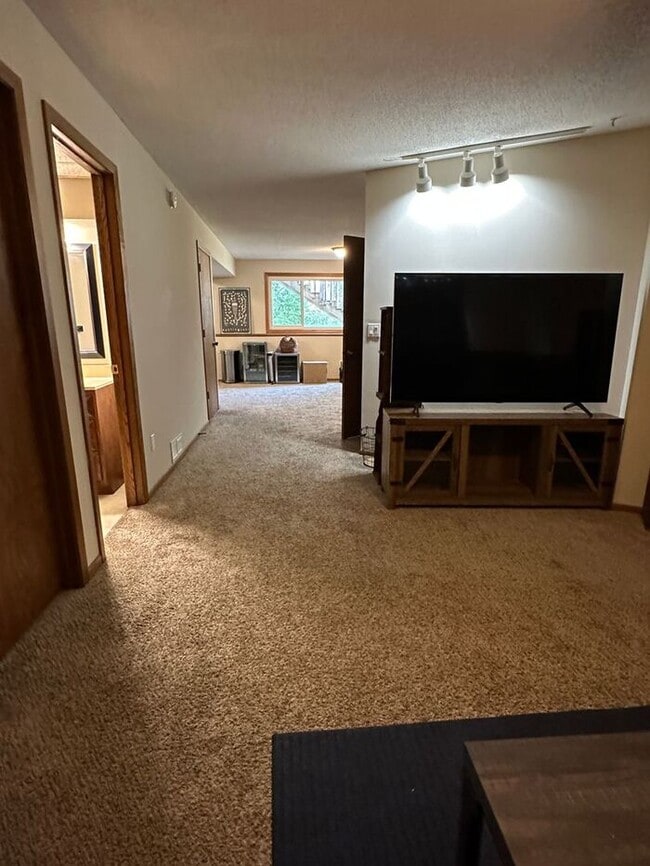 Building Photo - Savage Single Family Home, 2 Car Garage, F...