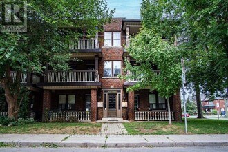 Building Photo - 4 Hyde Park Ave