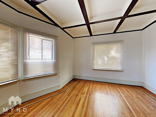 Building Photo - 464 41st St