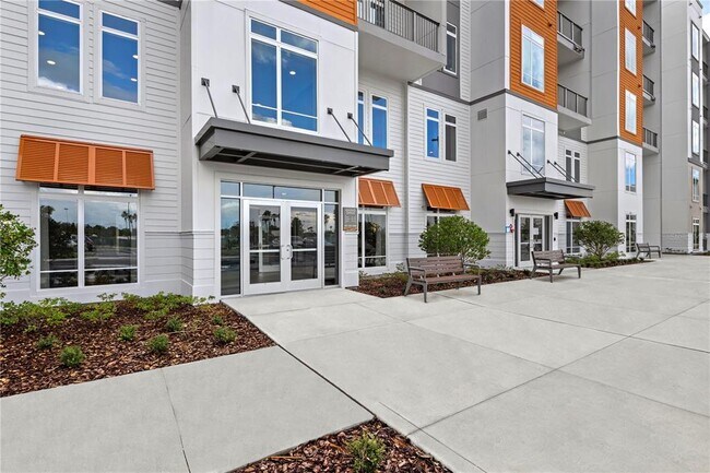 Building Photo - 5256 International Dr