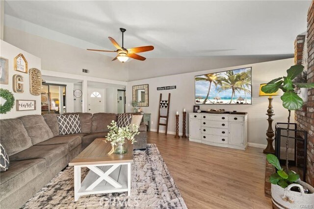 Foto del edificio - 3492 Cherry Blossom Ln