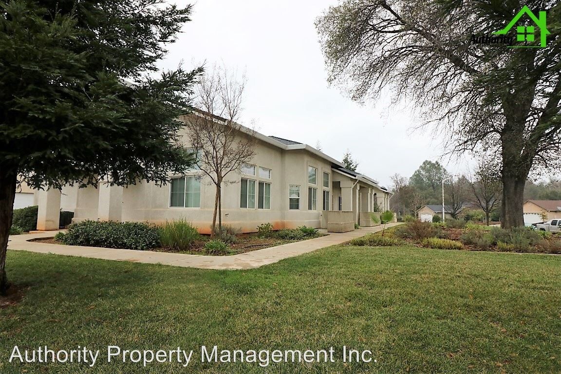 Primary Photo - 1294 Mighty Oak Ln