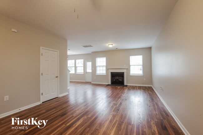 Building Photo - 4315 High Shoals Dr
