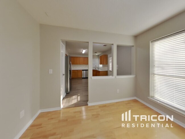 Foto del edificio - 5814 Kelly Mill Ln