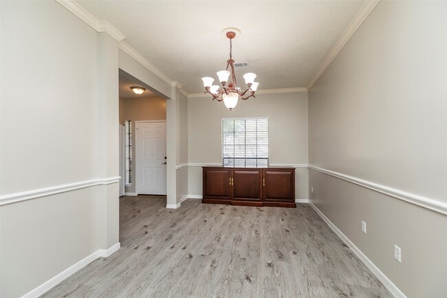 Building Photo - 13110 Mills River St