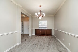 Building Photo - 13110 Mills River St