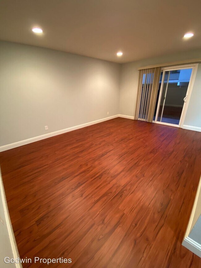 Foto del edificio - 2300 Regent Way